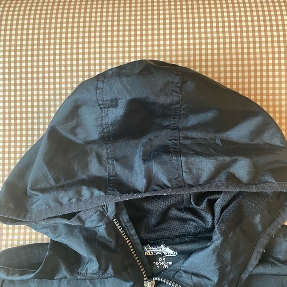 Converse lightweight windbreaker jacket. Size 8-10yrs - Picture 6 of 14